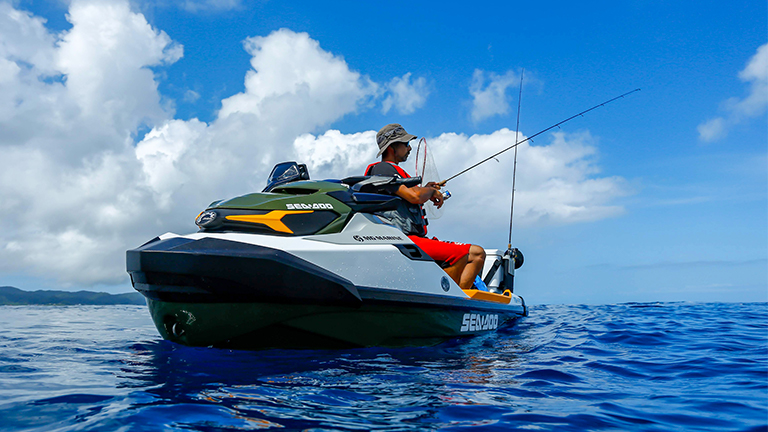 BRPシードゥFISH PROで釣りをする