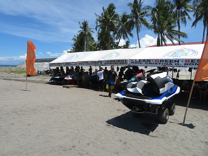 タクロバンの水上バイクレースの会場