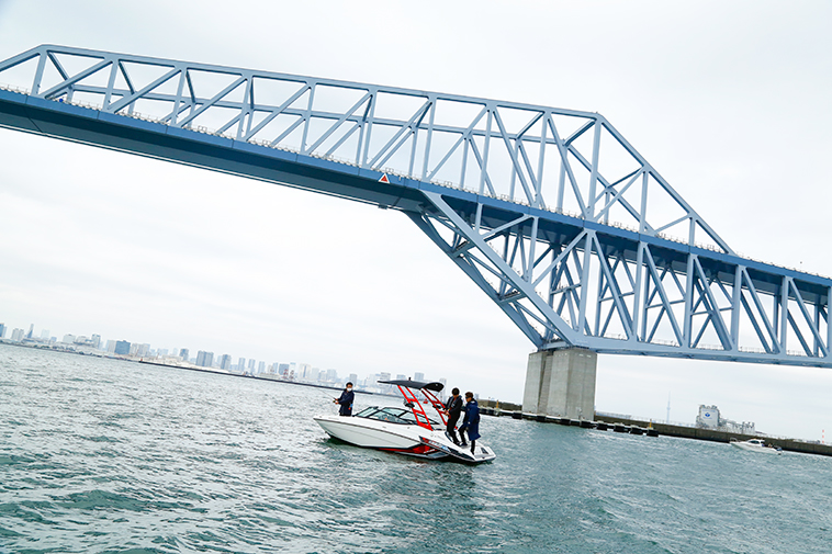 スポーツボートでもっと楽しい 東京湾フィッシングクルーズ Hot Water Webマガジン