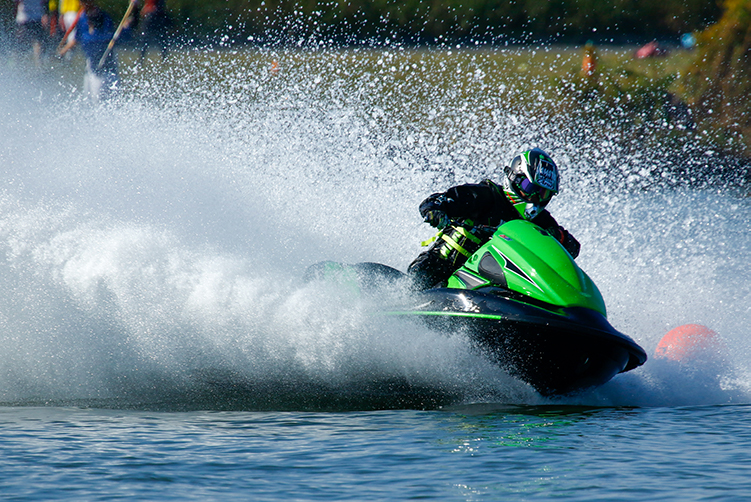 エントリー・パワフル・スポーツ』の開発コンセプトにむせび泣く│2021 KAWASAKI JET SKI STX 160X│HOT WATER  Webマガジン