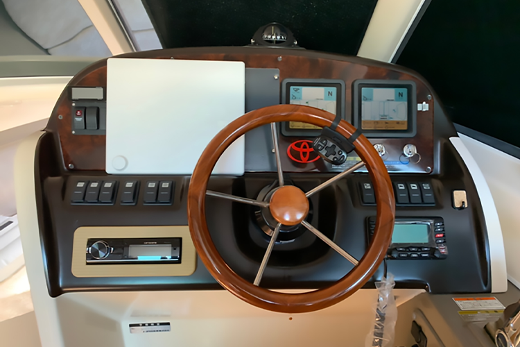 房総マリーナの中古艇、トヨタ・ポーナム28GⅡ