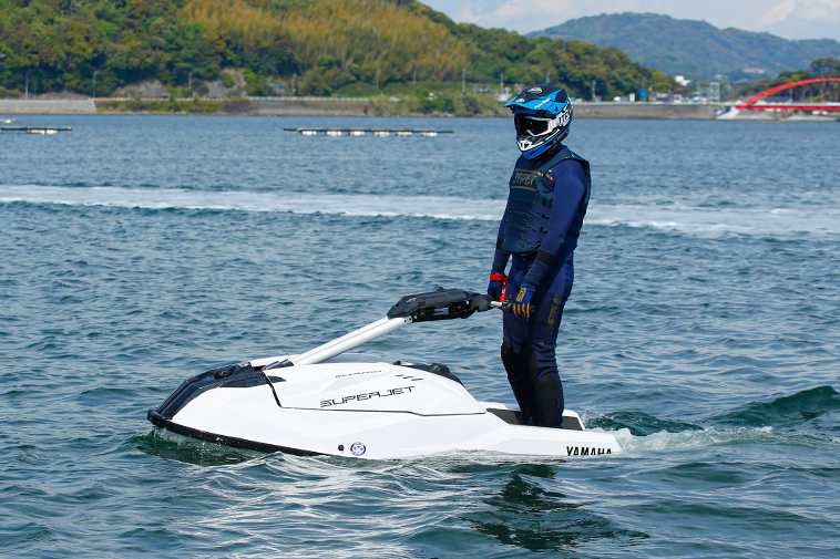 なぜ今、4ストSJを？｜2021 YAMAHA MARINE JET｜SuperJet開発インタビュー│HOT WATER Webマガジン