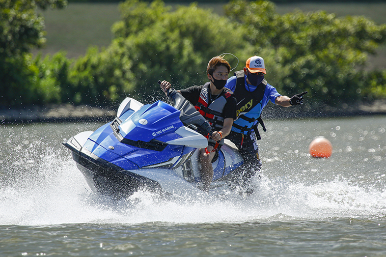 四輪レーシングドライバー佐々木雅弘が水上バイク免許を取った理由