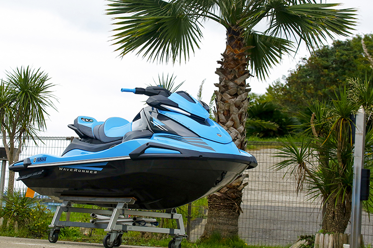 フラッグシップにもひけを取らない充実装備｜2022 YAMAHA WaveRunner VX Cruiser HO│HOT WATER Webマガジン