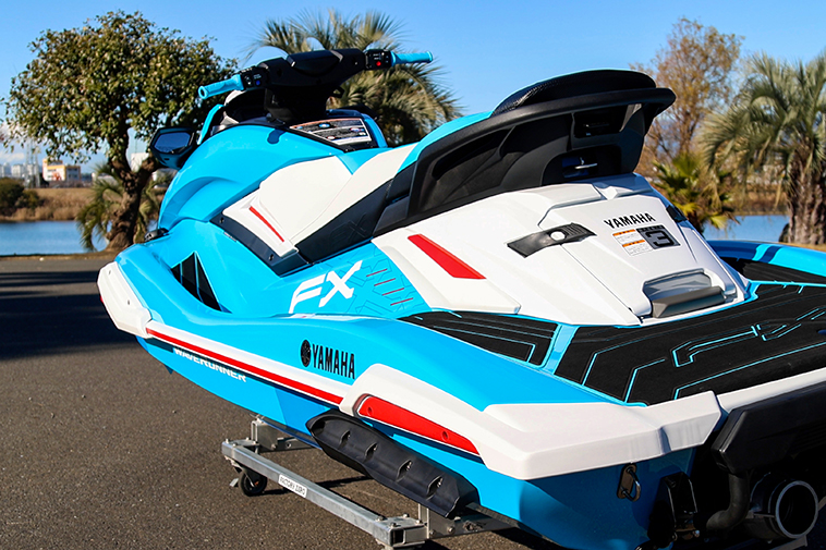 動画】スポーツもレジャーもこなせるマルチモデル｜2022 YAMAHA WaveRunner FX SVHO│HOT WATER Webマガジン