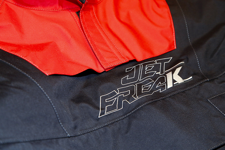 着やすく蒸れにくいドライスーツ｜JETFREAK DRYSUITS（ジェット