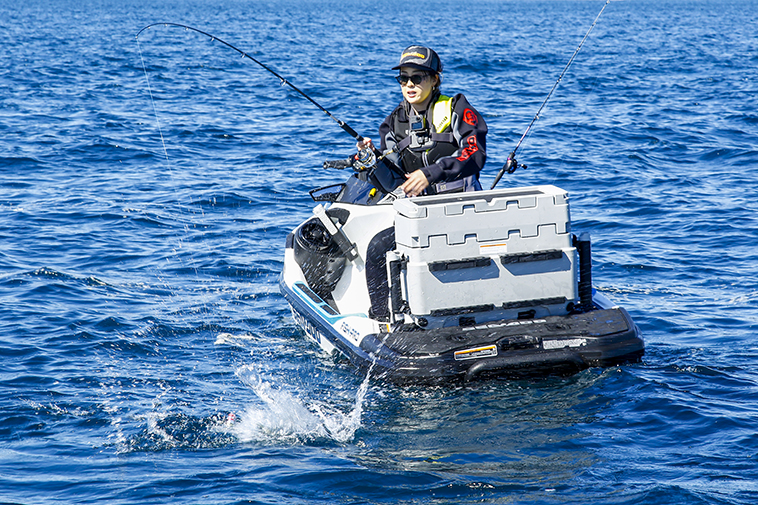 釣り人のホンネ】女性アングラー“おかまり”がFISH PROをオススメする5の理由｜2023 BRP Sea-Doo FISH  PRO（シードゥフィッシュプロ）│HOT WATER Webマガジン